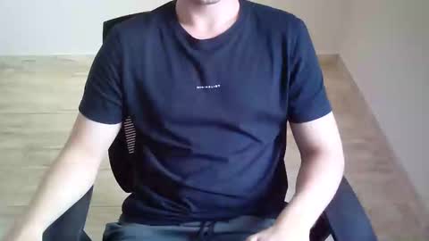 Snapshot of outroemail1807 chatting on March 19, 6:56 pm outroemail1807 online show from March 19, 6:56 pm