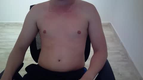 Snapshot of outroemail1807 chatting on March 23, 10:14 pm outroemail1807 online show from March 23, 10:14 pm