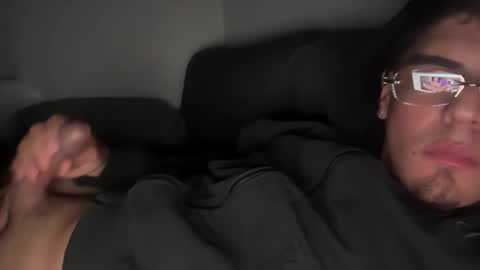 Snapshot of overcumpoverty chatting on December 17, 1:44 am Sel online show from December 17, 1:44 am