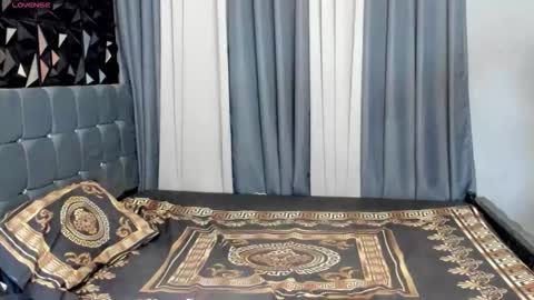 Snapshot of ovie_cunt chatting on March 18, 10:46 pm Ovie online show from March 18, 10:46 pm