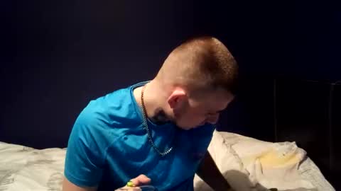 Owen kayz online show from November 9, 10:19 pm