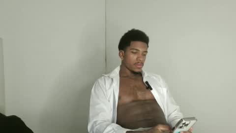 Snapshot of owen_222 chatting on December 22, 10:18 pm Owen online show from December 22, 10:18 pm