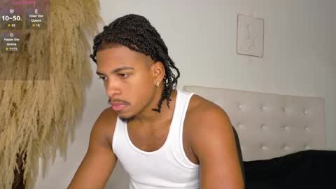 Snapshot of owen_222 chatting on June 10, 11:57 pm Owen online show from June 10, 11:57 pm