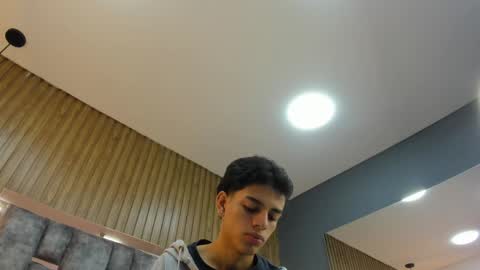 Snapshot of owen__johnson chatting on April 19, 11:42 am Owen Johnson online show from April 19, 11:42 am
