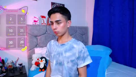 Owen  Independent model  online show from November 11, 6:35 am