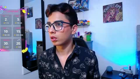 Owen  Independent model  online show from March 26, 9:15 am