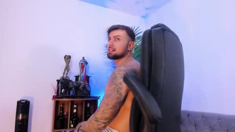 Snapshot of owenmaximus814 chatting on October 13, 11:27 pm Maximus Owen online show from October 13, 11:27 pm