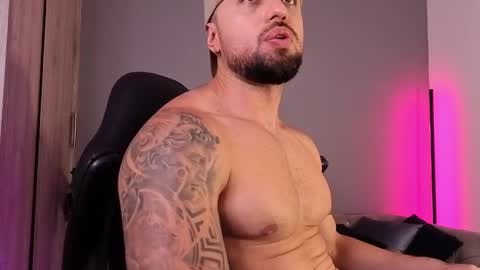 Snapshot of owenmaximus814 chatting on November 12, 7:57 pm Maximus Owen online show from November 12, 7:57 pm