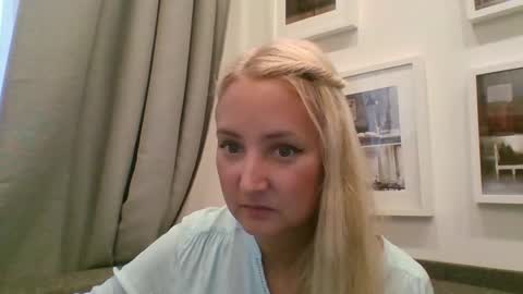 oxifoxi online show from October 6, 10:02 am