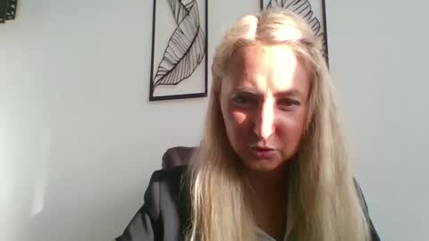 oxifoxi online show from October 7, 6:32 am