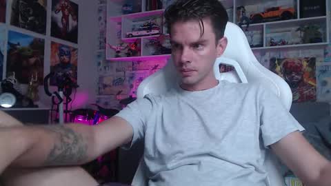 Snapshot of oxmikexo chatting on September 20, 10:49 am Mike online show from September 20, 10:49 am