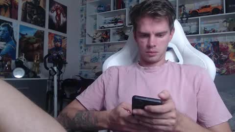 Snapshot of oxmikexo chatting on September 25, 11:58 am Mike online show from September 25, 11:58 am