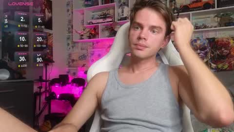 Snapshot of oxmikexo chatting on October 13, 11:54 am Mike online show from October 13, 11:54 am