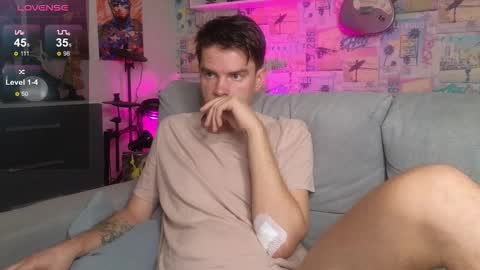 Snapshot of oxmikexo chatting on October 26, 11:38 am Mike online show from October 26, 11:38 am