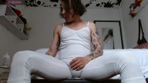 Jeannifer online show from May 26, 2:57 pm