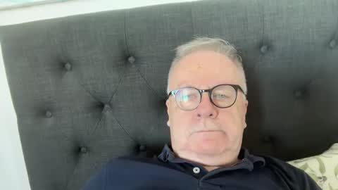 Snapshot of ozhairybearxxxx chatting on March 29, 2:33 am ozhairybearxxxx online show from March 29, 2:33 am