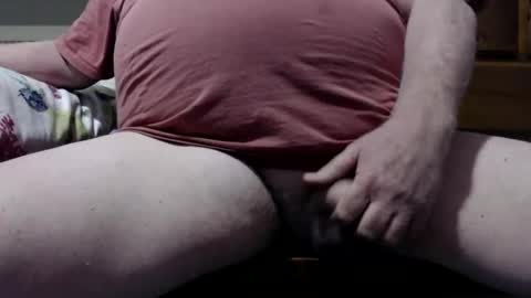 ozziebloke01 online show from February 3, 7:24 am