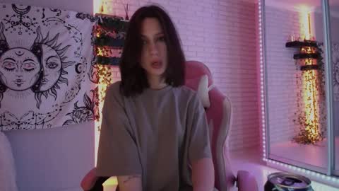 Alice online show from December 3, 7:44 pm