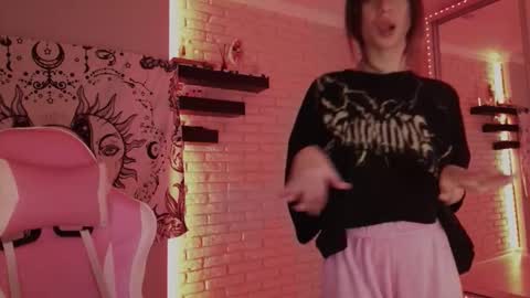 Alice online show from December 18, 11:08 pm