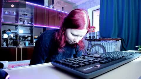 Ella online show from January 15, 1:20 pm