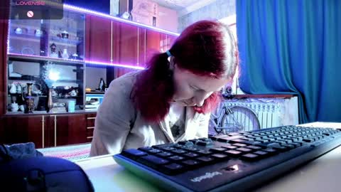 Ella online show from February 4, 7:07 am