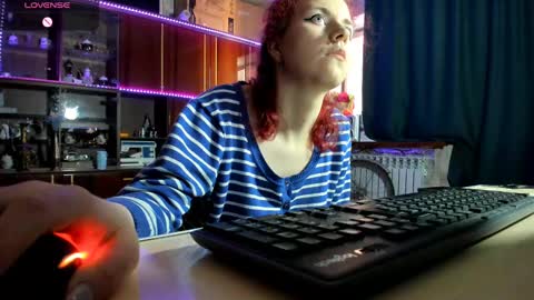 Ella online show from February 28, 9:04 am