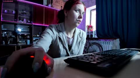 Ella online show from March 5, 6:33 am