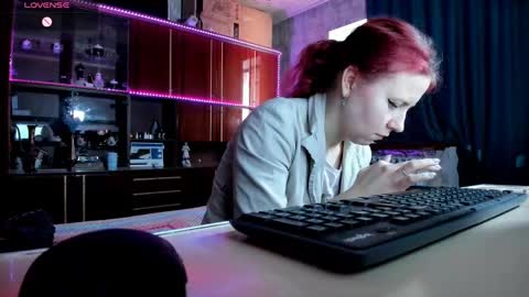 Ella online show from March 5, 11:38 am