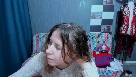 Ella online show from December 2, 7:03 am