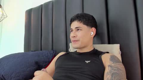 Javi    online show from February 13, 4:52 am