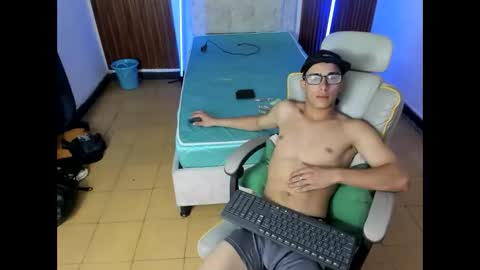 pablo prada online show from December 15, 9:08 pm