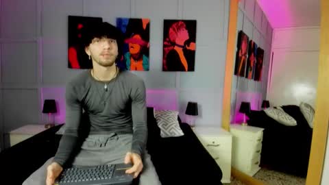 Snapshot of pacosanclemente chatting on October 22, 1:00 pm P A C O online show from October 22, 1:00 pm