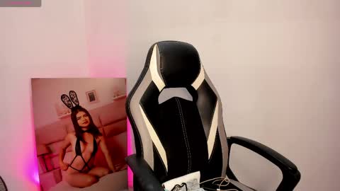 Snapshot of paigejayden chatting on May 7, 3:12 am Paige online show from May 7, 3:12 am
