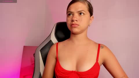Snapshot of paigejayden chatting on June 2, 5:42 am Paige online show from June 2, 5:42 am