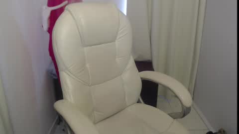 paiperhalliwey online show from March 3, 7:17 pm