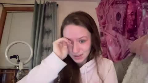 paisleysnowxo online show from February 28, 3:48 am