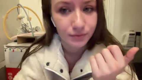 paisleysnowxo online show from March 5, 7:05 am