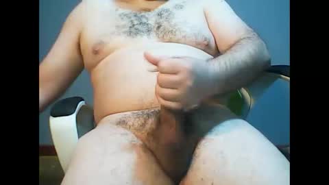 Snapshot of pajero1976 chatting on April 11, 9:02 am pajero1976 online show from April 11, 9:02 am