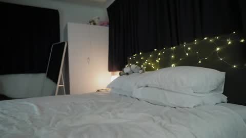 Holly  online show from July 12, 12:07 pm