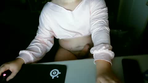 pale_prince67 online show from July 12, 5:20 am