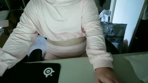 pale_prince67 online show from July 15, 3:17 pm