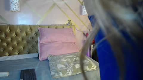 Paloma  online show from January 15, 5:19 am