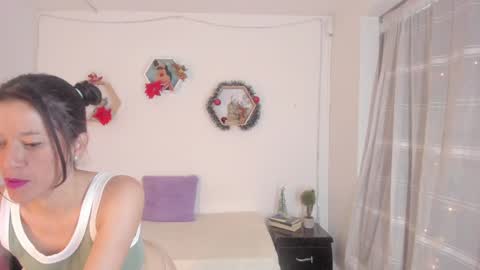 Snapshot of paloma_victory chatting on December 11, 8:39 pm Paloma online show from December 11, 8:39 pm