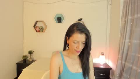 Snapshot of paloma_victory chatting on November 2, 6:43 pm Paloma online show from November 2, 6:43 pm