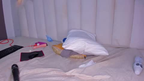 Snapshot of pamela_78_ chatting on February 11, 11:43 pm pamela online show from February 11, 11:43 pm