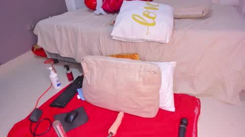 Snapshot of pamela_78_ chatting on February 16, 9:22 pm pamela online show from February 16, 9:22 pm