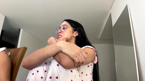 Snapshot of pamela_milleer chatting on January 6, 12:05 am pamela_milleer online show from January 6, 12:05 am