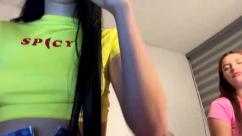 Snapshot of pamela_milleer chatting on January 23, 2:33 am pamela_milleer online show from January 23, 2:33 am