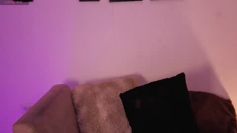 pamela_tomas4 online show from July 28, 3:21 pm