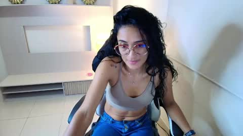Pamela  online show from May 27, 12:40 am